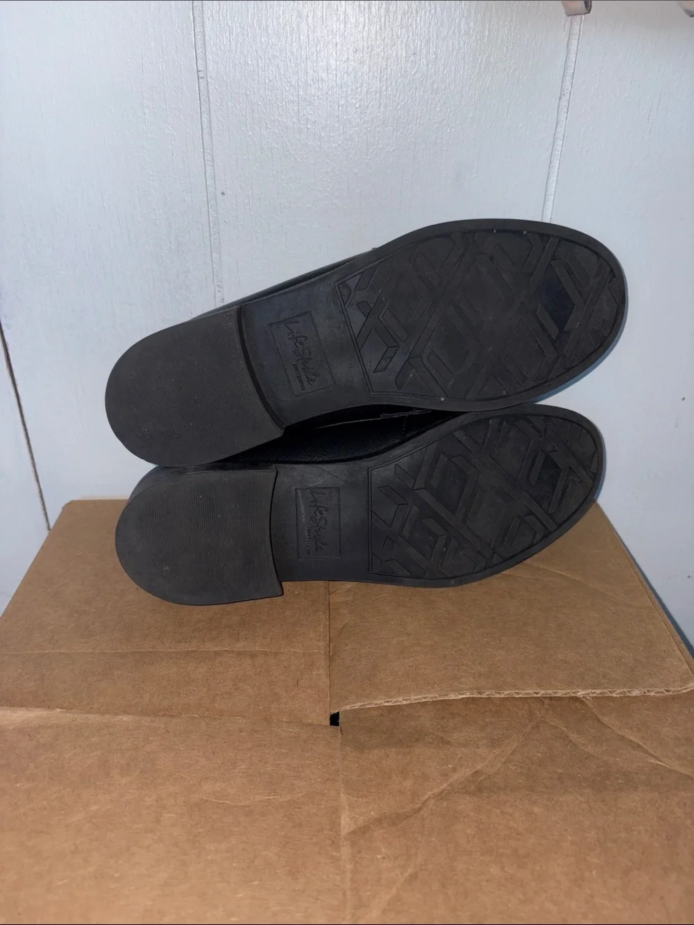 Life Stride Black Leather Women's Loafers with Gold Accent size 8 M